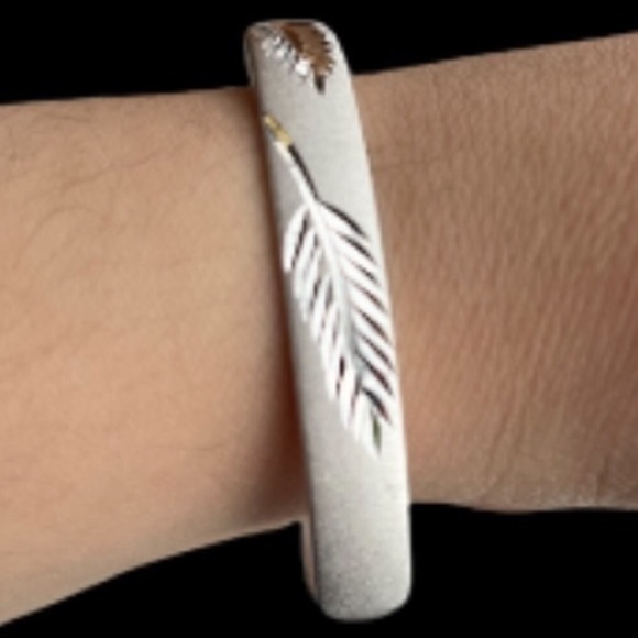 FINE 999 (99.9%) SILVER BANGLE - Picture 5 of 8